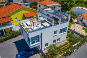 Apartments with a parking space Okrug Gornji, Ciovo - 21440